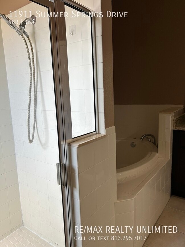 Building Photo - 11911 Summer Springs Dr