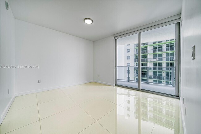 Building Photo - 488 NE 18th St