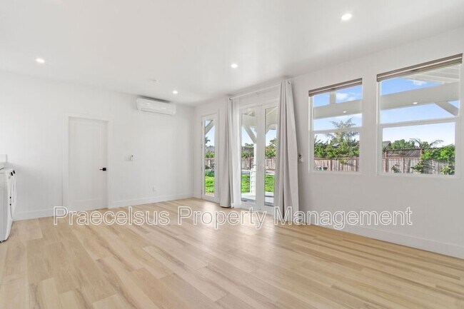 Building Photo - 641 Del Mar Ave