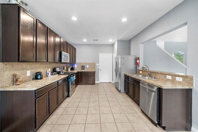 Building Photo - 16427 Misty Paloma Dr