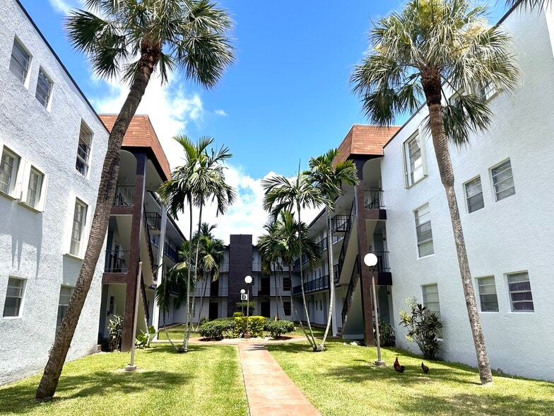 Building Photo - 10850 W Flagler St