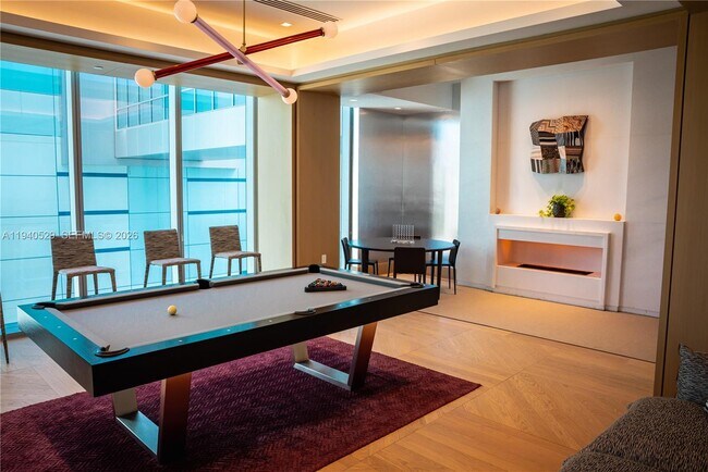 Building Photo - 700 NE 26th Terrace