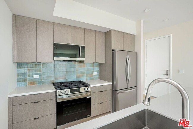 Building Photo - 5320 Cartwright Ave