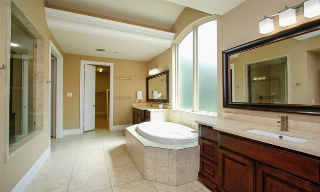 Building Photo - 39 Paloma Bend Pl