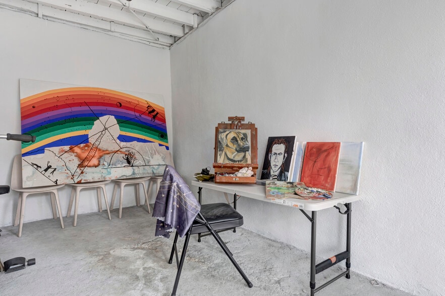 Building Photo - 2427 N Gower St