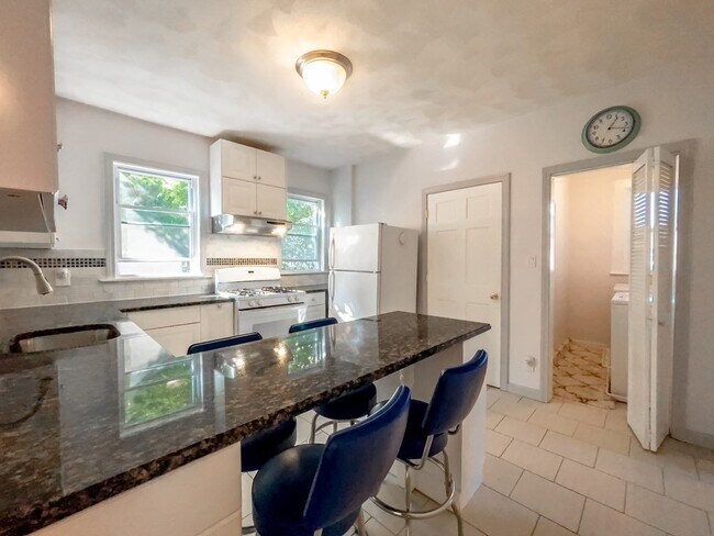 Building Photo - 24 Montvale St