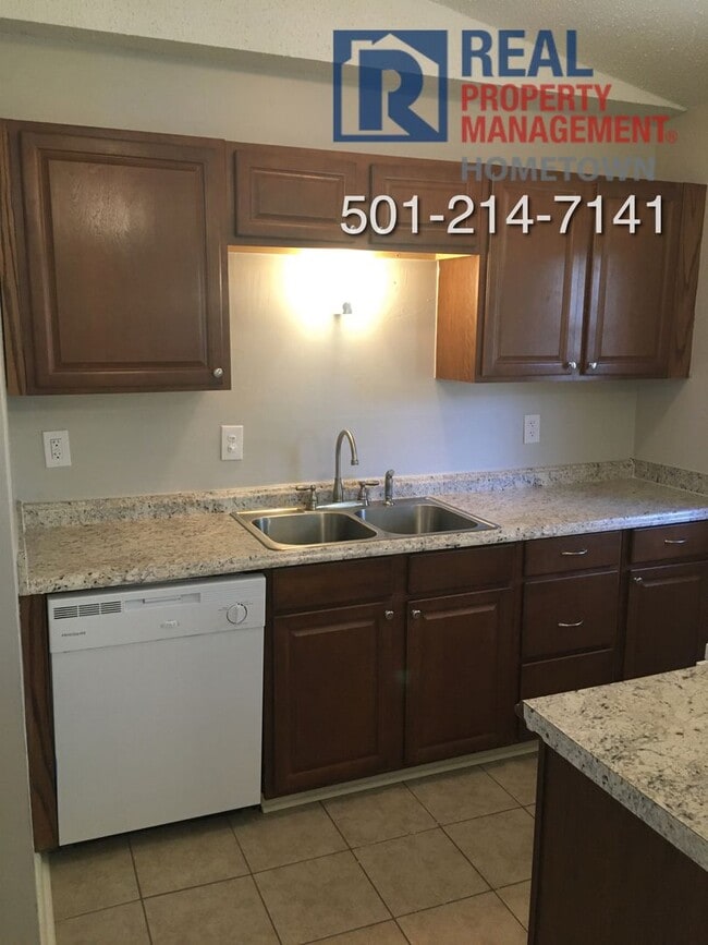 Building Photo - 134 Lonsdale Cir