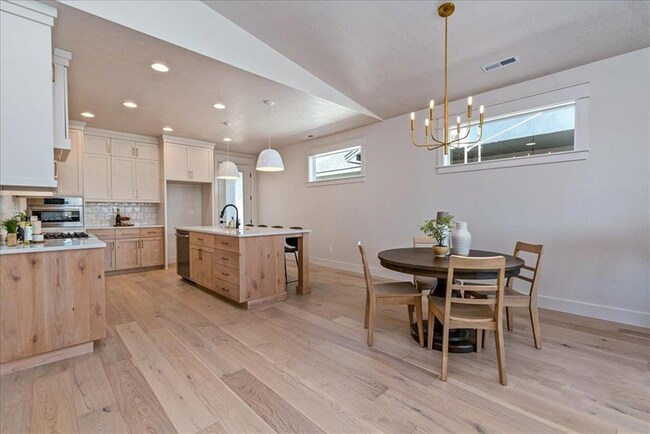 Building Photo - 8357 W Shams Ln