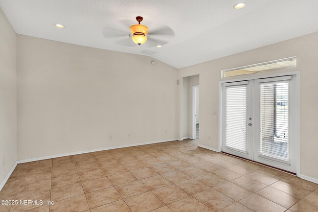 Building Photo - 16226 Magnolia Grove Way