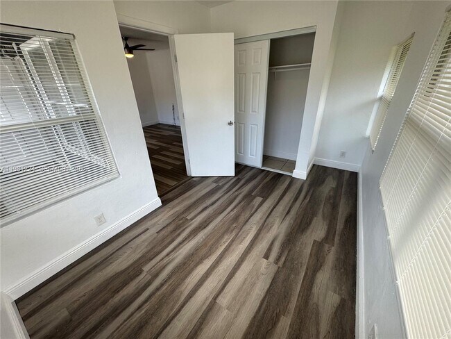 Building Photo - 1025 NW 7th Ave