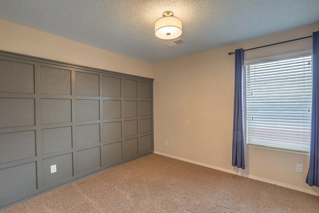 Building Photo - 3Bedroom, 2.5 Bath, 2 Story, 2 Car Garage 2,591 Sq Ft Home located on the Westside of Albuquerque.
