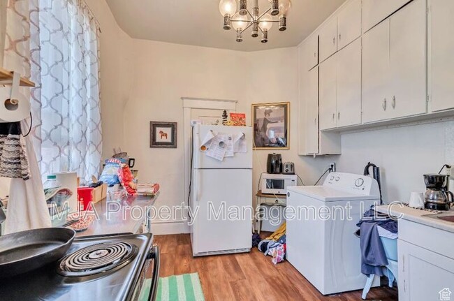 Building Photo - 2172 S 800 E