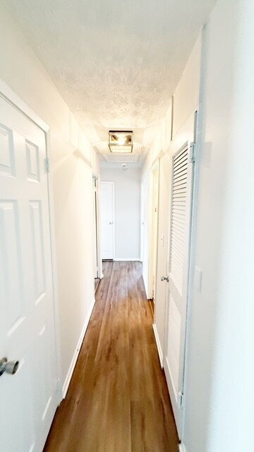 Building Photo - EAST SIDE 3 BEDROOM RANCH UPDATED AND AVAILABLE NOW!