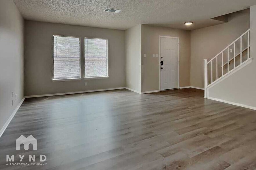 Building Photo - 8031 Manderly Pl