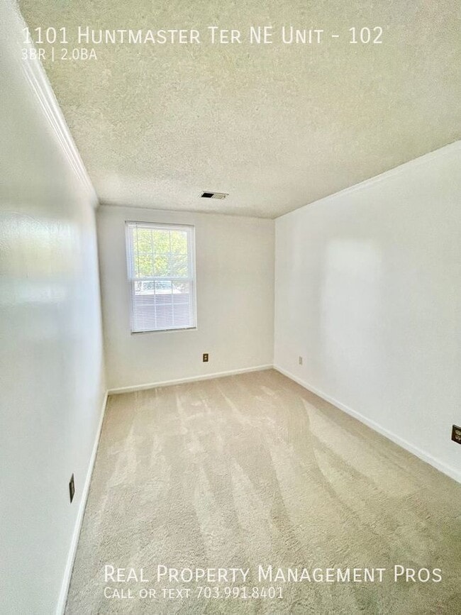 Building Photo - 1101 Huntmaster Terrace NE