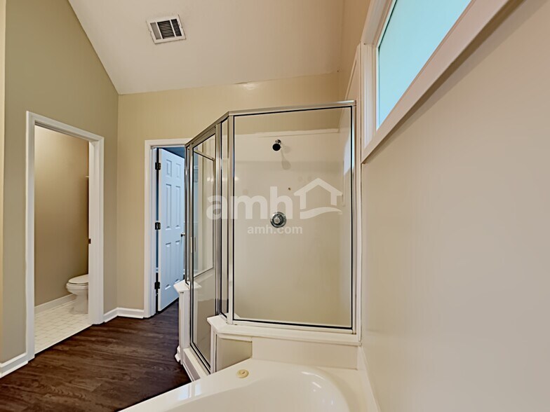 Building Photo - 6857 Briarfield Ln