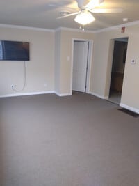 Building Photo - 711 S Poplar St