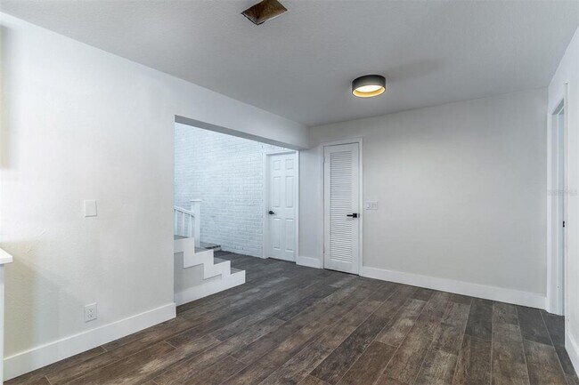 Building Photo - 16880 SE 63rd Ln