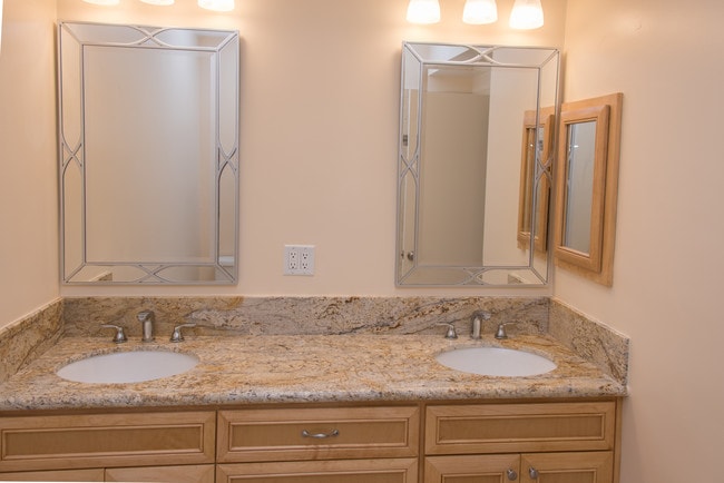 Upstairs Full Bathroom - 7711 W Manchester Ave
