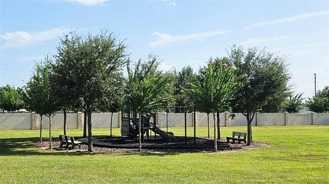 Building Photo - 153 Taft Dr