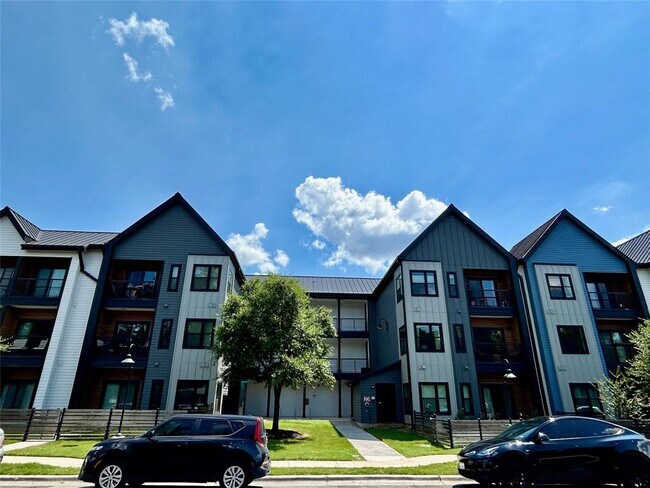 Building Photo - 3101 Govalle Ave