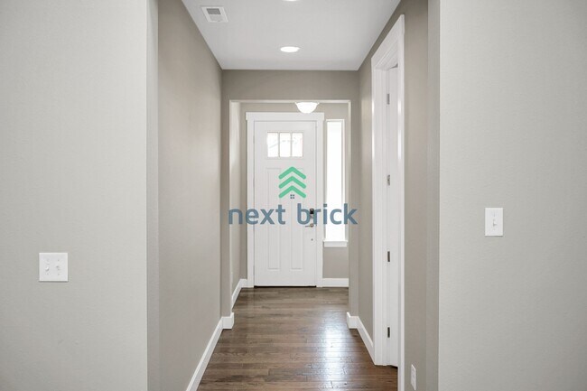 Building Photo - 4 BED AND 2.5 BATH SINGLE FAMILY HOUSE FOR RENT