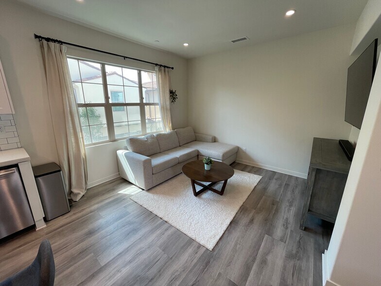 Building Photo - 152 Elkhorn