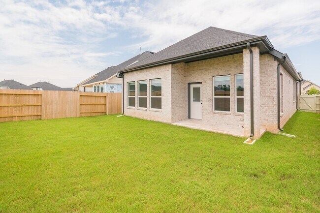 Building Photo - 10726 Pine Pink
