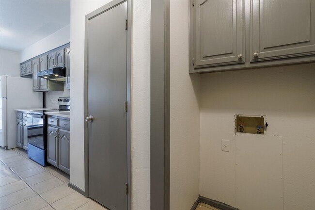 Building Photo - 746 Prairie Creek Dr