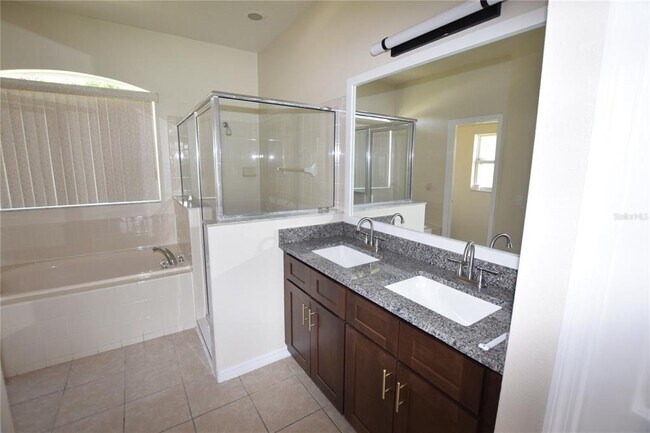Building Photo - 510 Bromley Ct