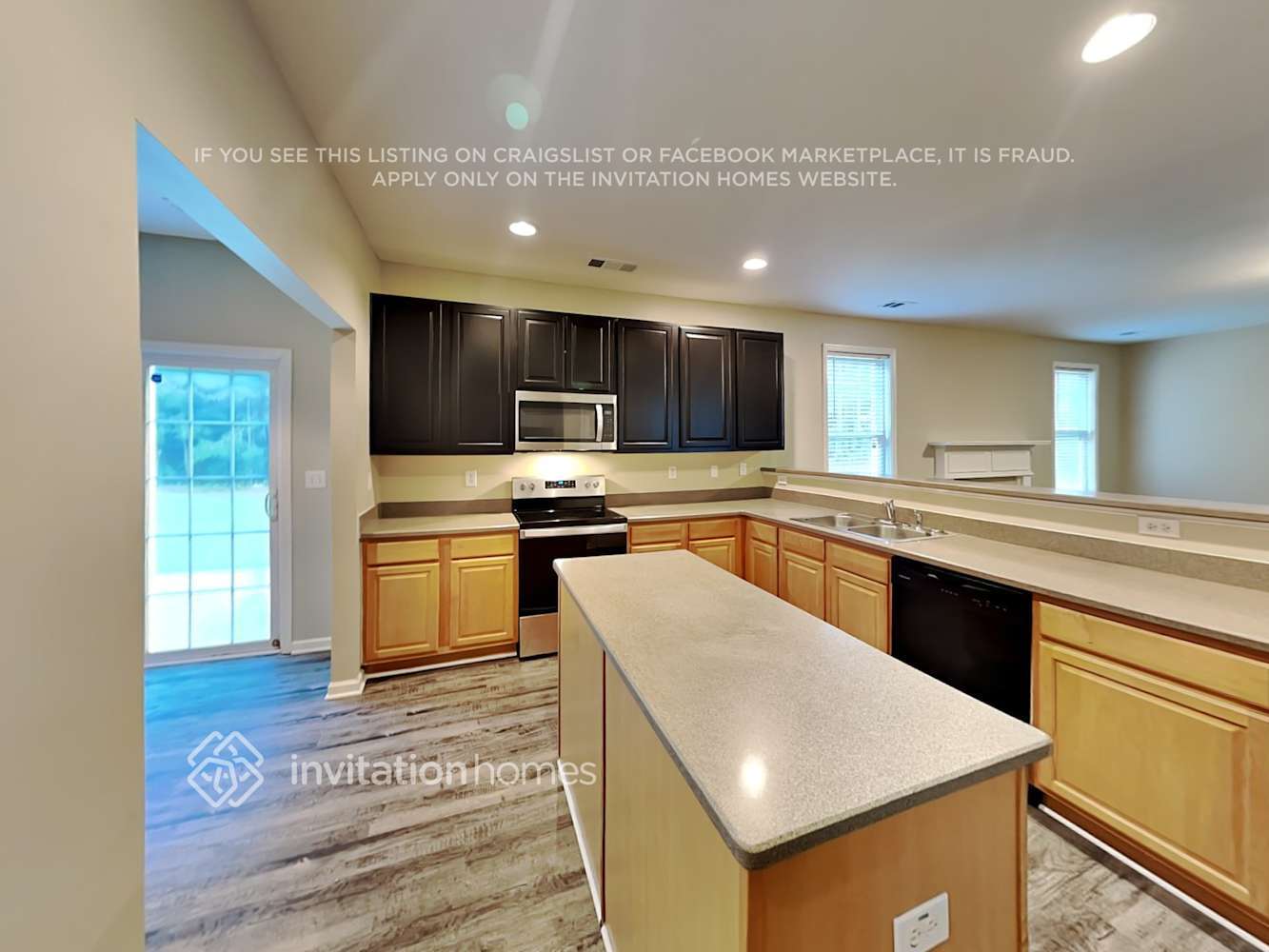 Building Photo - 4400 Savannah Dr