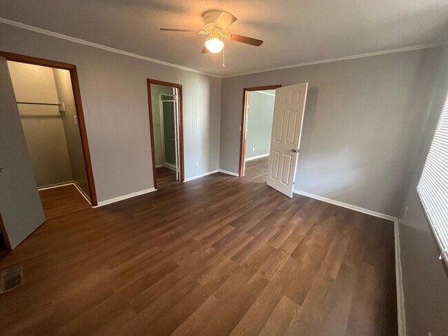 Building Photo - 3 BR. @ BATH home in the middle of Cabot