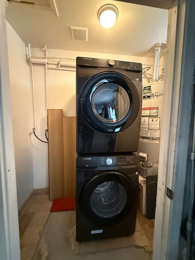 Building Photo - First time rental! 3 bed, 2 bath single story home