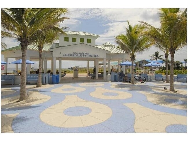 Building Photo - 4445 El Mar Dr