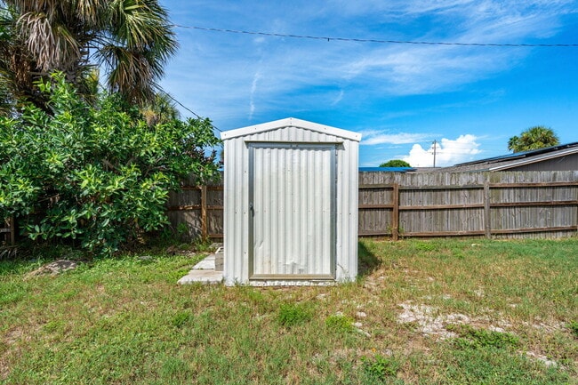 Building Photo - 406 Laurel St