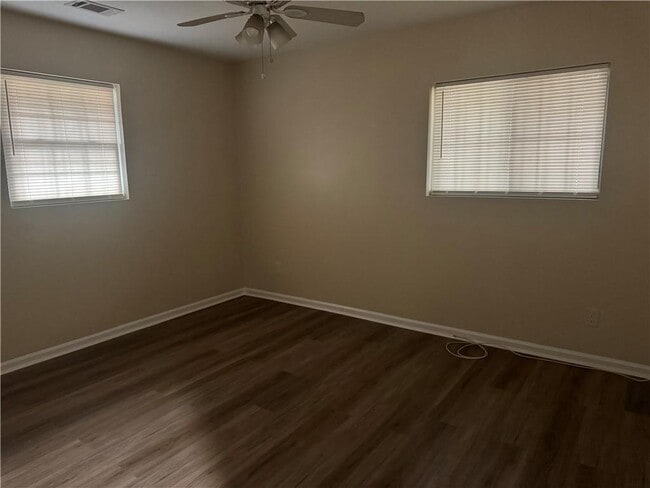 Building Photo - 2191 Beecher Cir SW