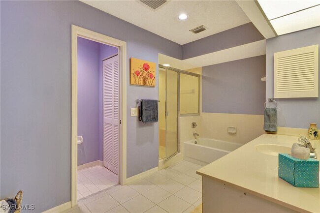Building Photo - 528 Club Side Dr
