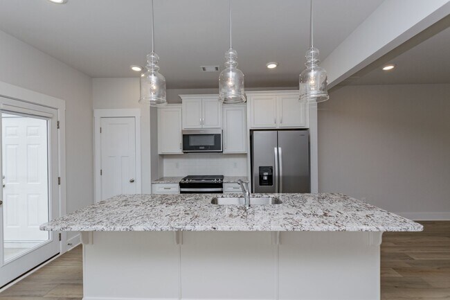 Building Photo - Monte Vista Townhomes