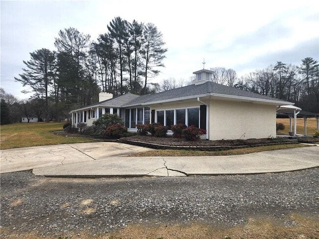 Building Photo - 146 Siloam Rd