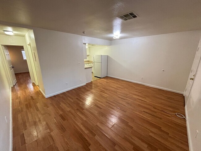 Building Photo - 4765 Thunderbolt Ave