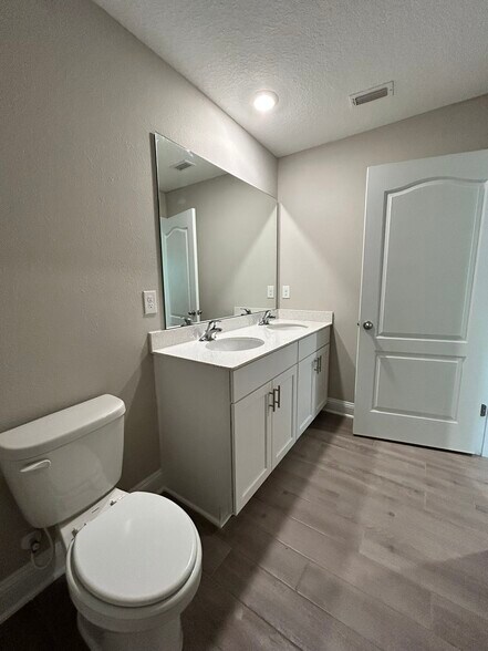 Building Photo - 106 Zancara St