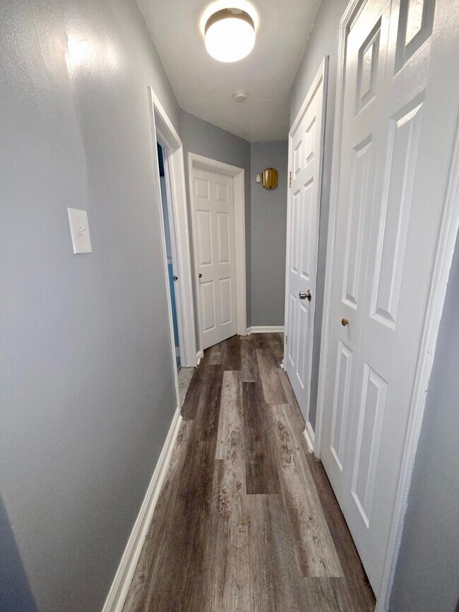 Building Photo - 20282 Westphalia St