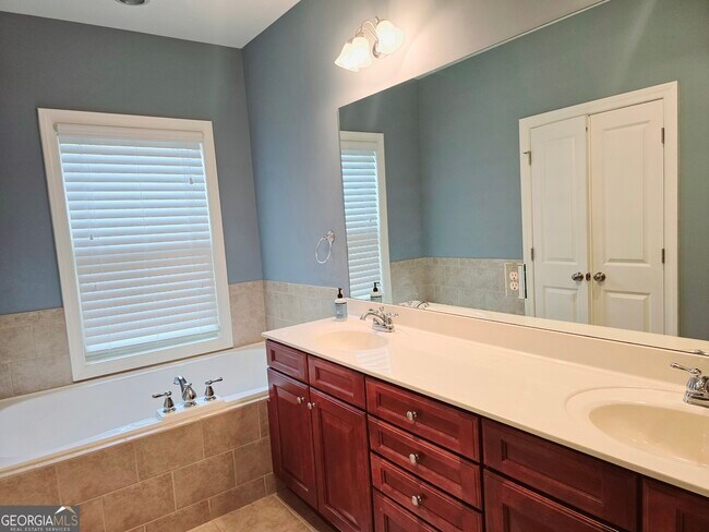 Building Photo - 2251 W Village Ln