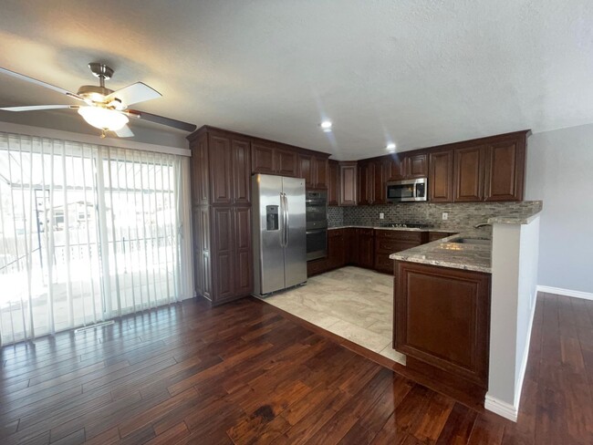 Building Photo - $0 DEPOSIT OPTION. LUXURY ARVADA RENTAL: U...