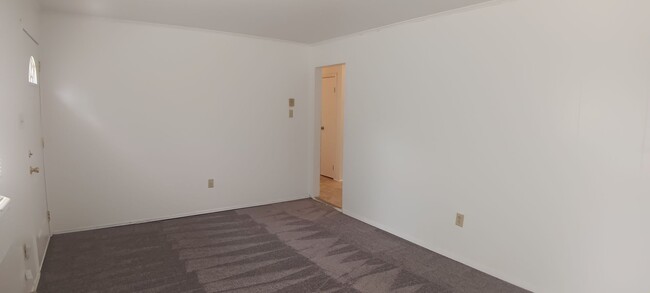 Building Photo - Christiansburg, 3 Bed / 1 Bath, Available ...