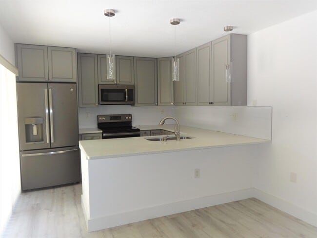 Building Photo - 3068 30th Ct