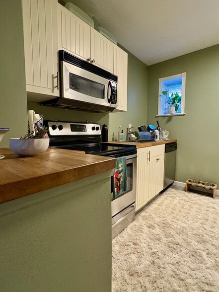 Building Photo - 706 Sears St