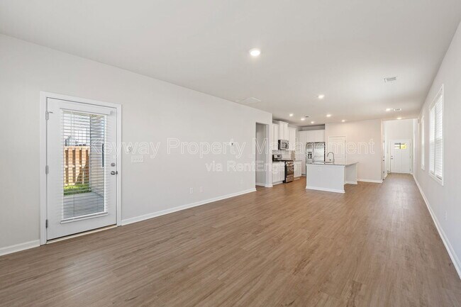 Building Photo - 651 Manitou Cir