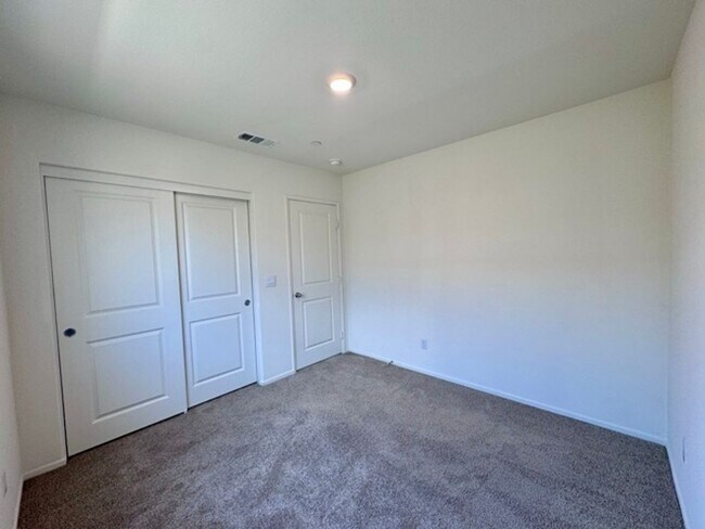 Building Photo - Newly built 4 bedroom Winchester home for ...