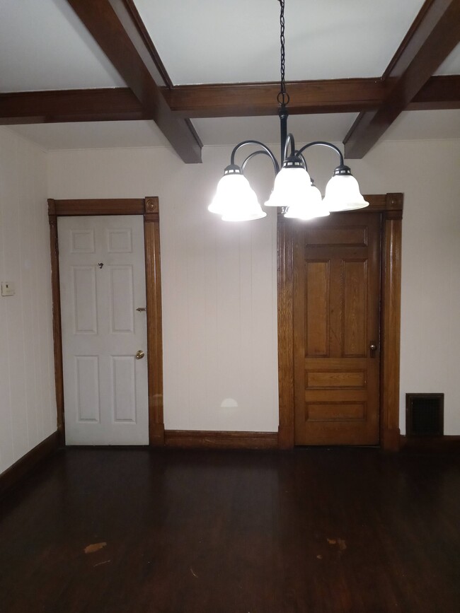 Dining room area - 49 Murray Hill Ave